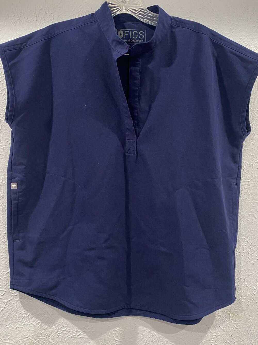 FIGS Rafaela Oversized Scrub top, women's size XS in navy. EUC - Picture 2 of 6